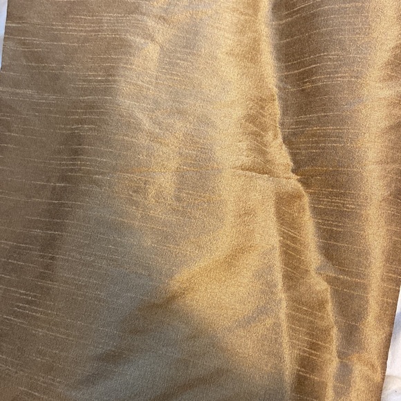 Red and gold Kurta made in India - Picture 8 of 9